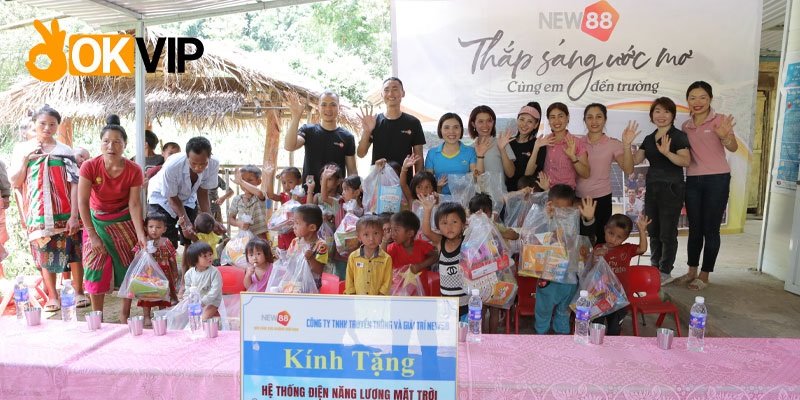 Ekip OKVIP và New88 thắp sáng ước mơ đến trường cho trẻ em nghèo Điện Biên